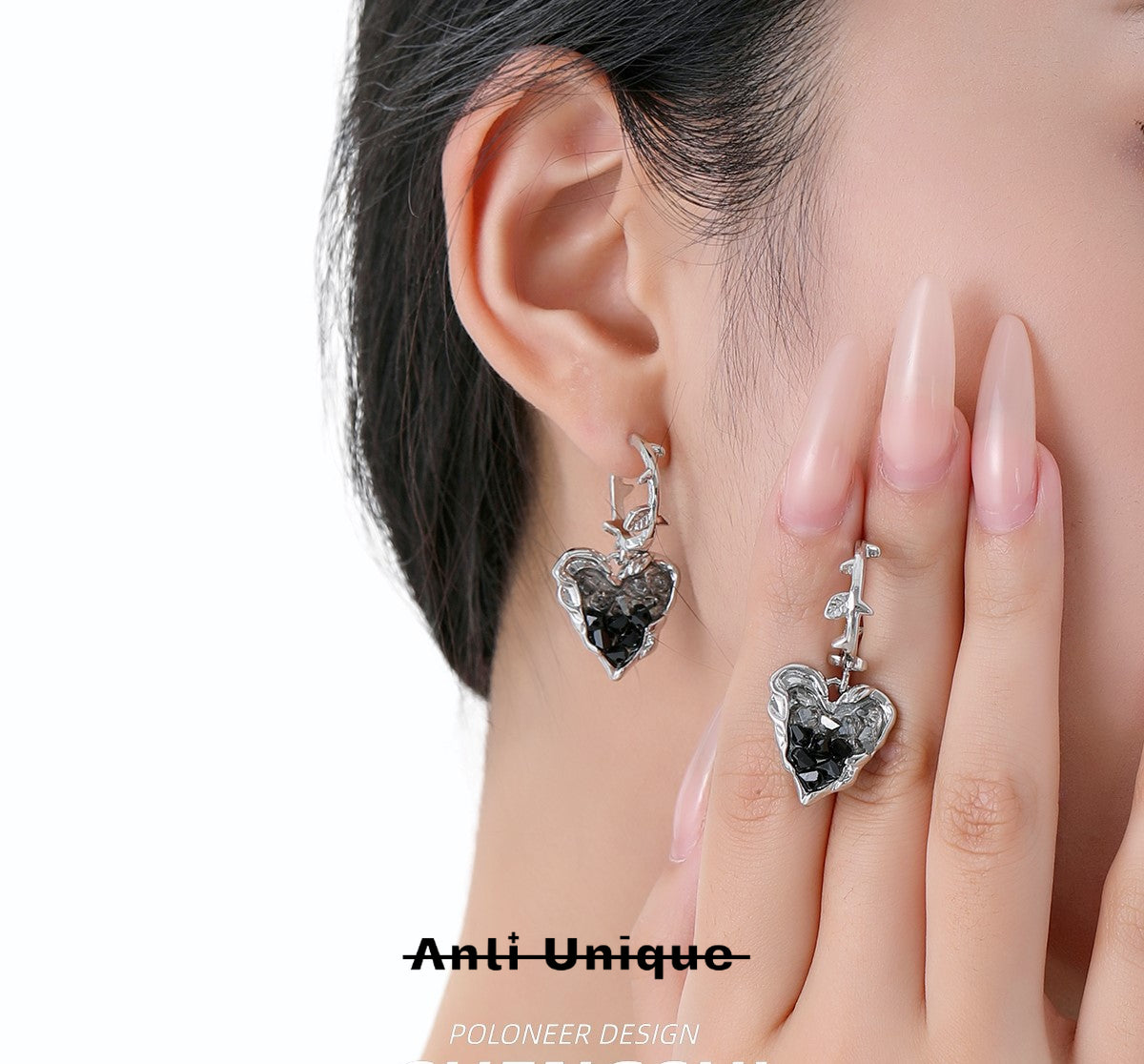 「Deep Lake」Dark Gradient Black Crystal Heart Silver Earrings